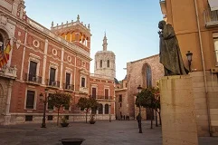 Valencia Airport with City of Arts and Sciences, Mediterranean beaches, paella culture, luxury transfer vehicles, futuristic architecture backdrop, premium airport transportation service